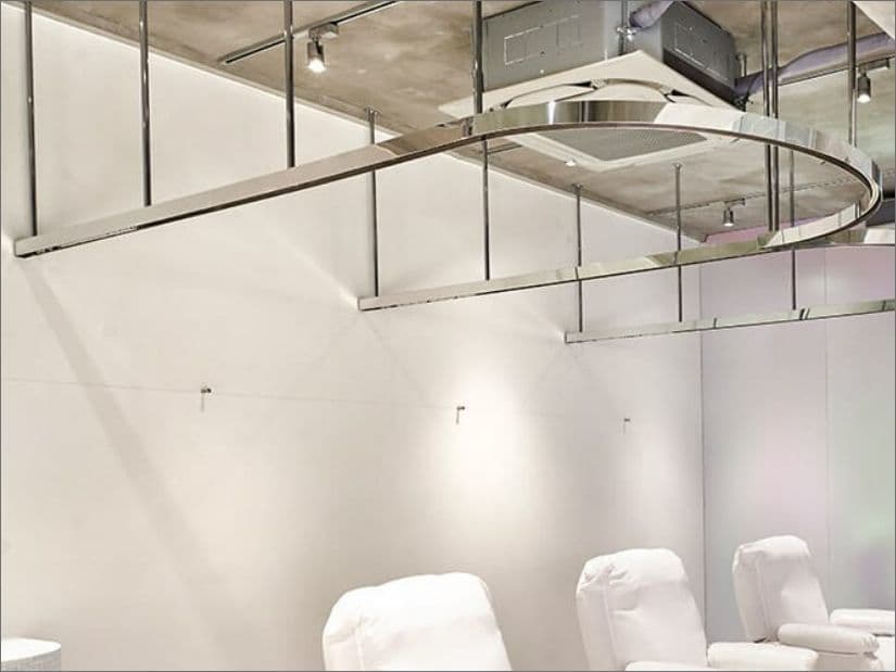 巾木鏡面ミラー