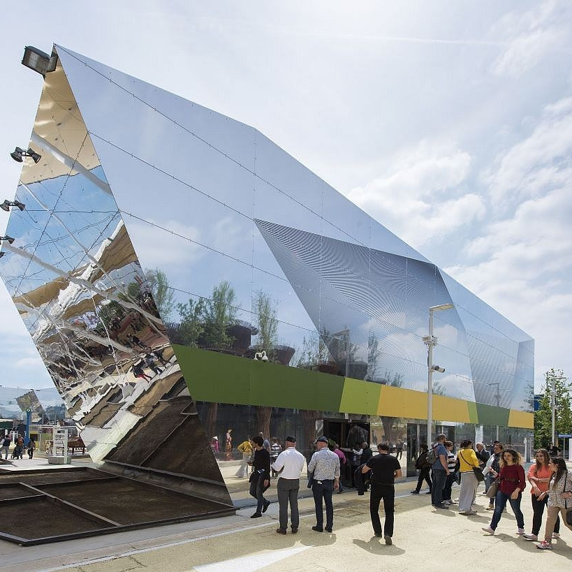 屋外用アルミ鏡面材